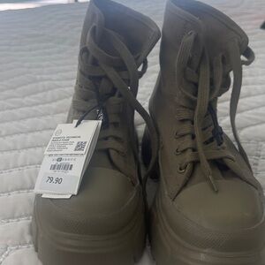Zara Olive Green Lace-Up Platform Boots